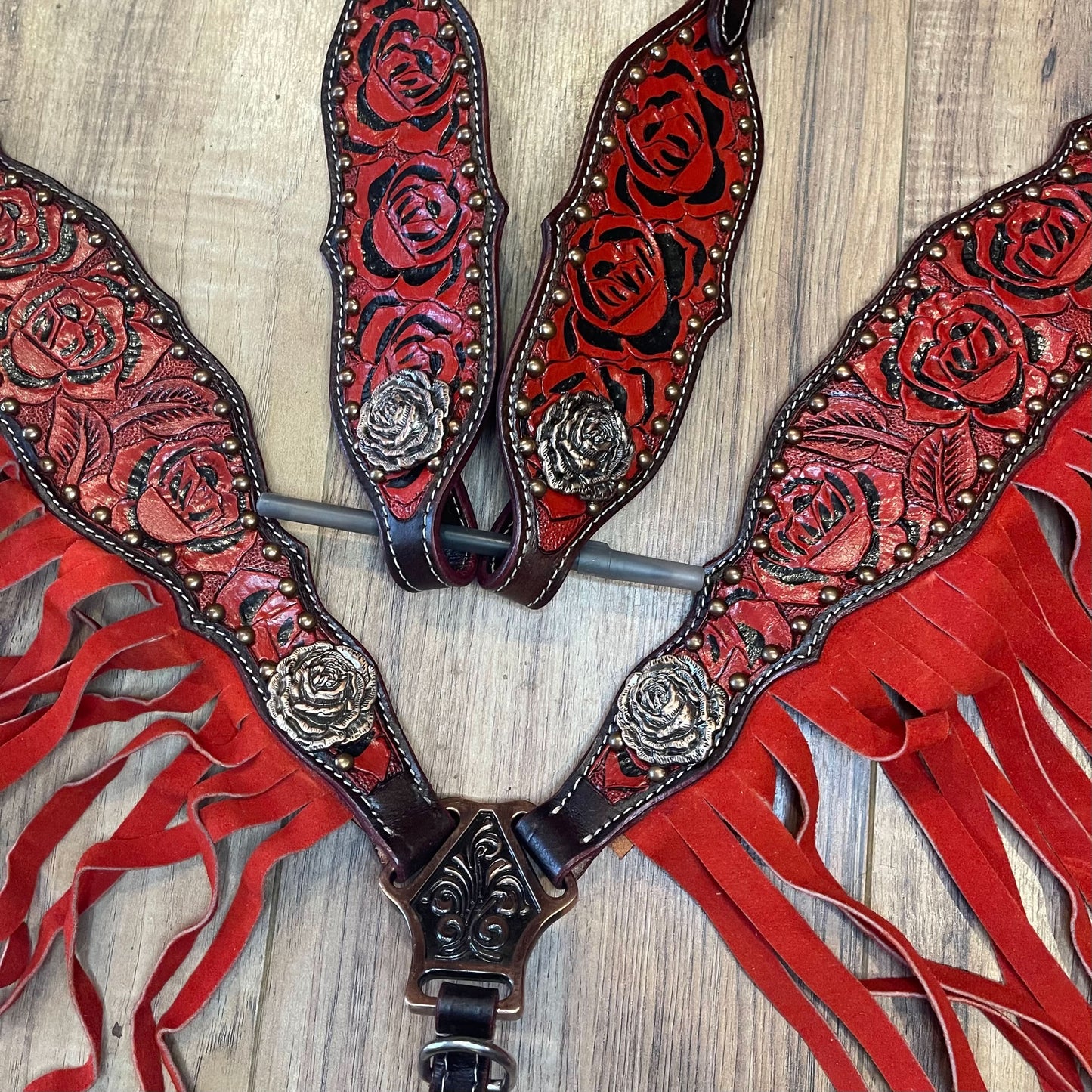 Made to Order Red Rose One Ear Western Horse Tack Set – Leather Bridle & Breast Collar for Rodeo and Barrel Racing (BHT055)