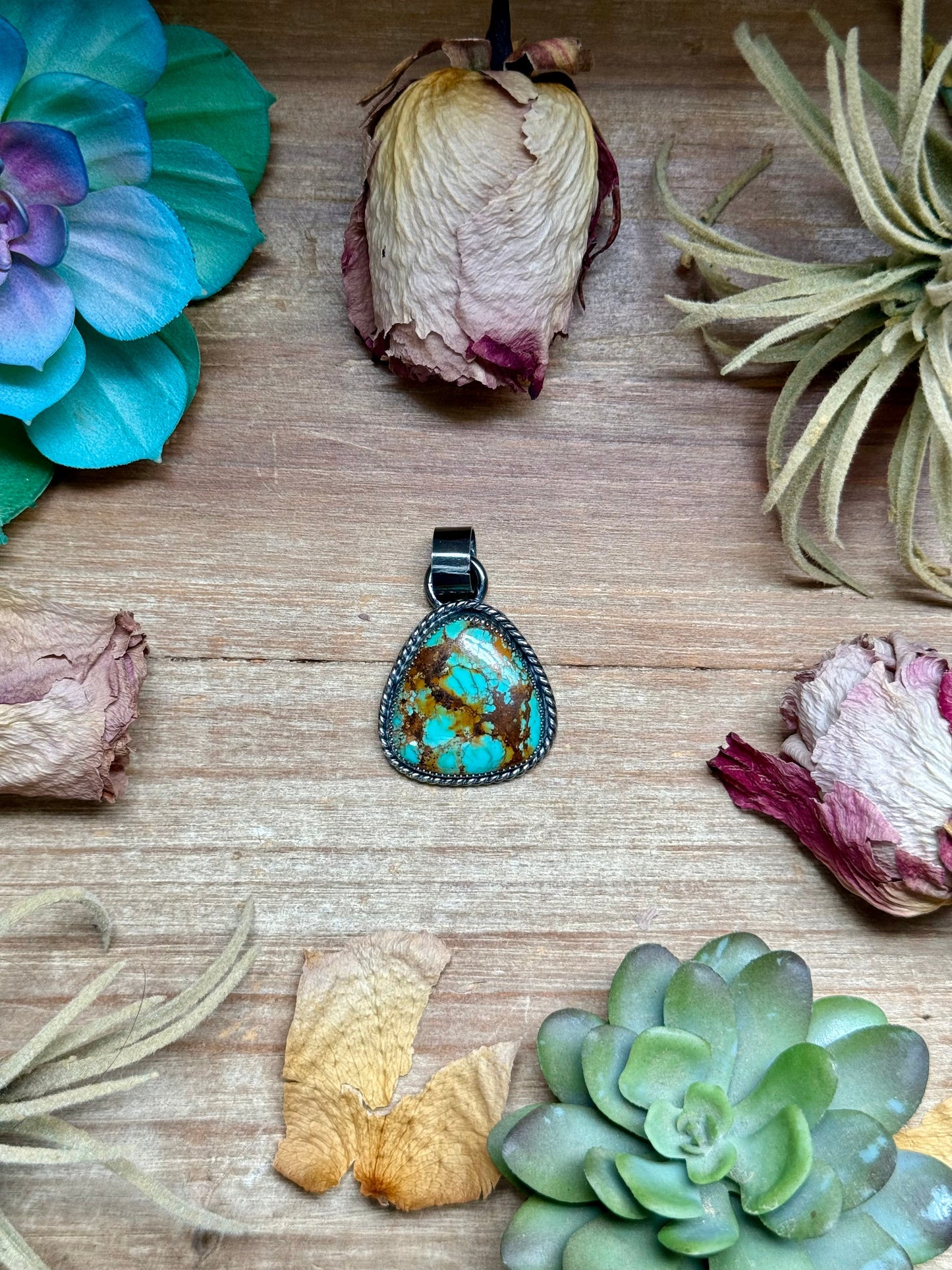 mj pendant