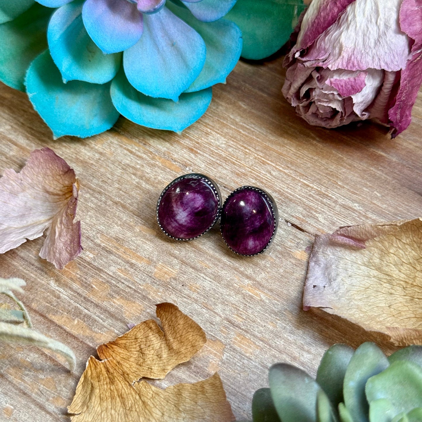 Purple Spiny Oyster Stud Earrings – Sterling Silver