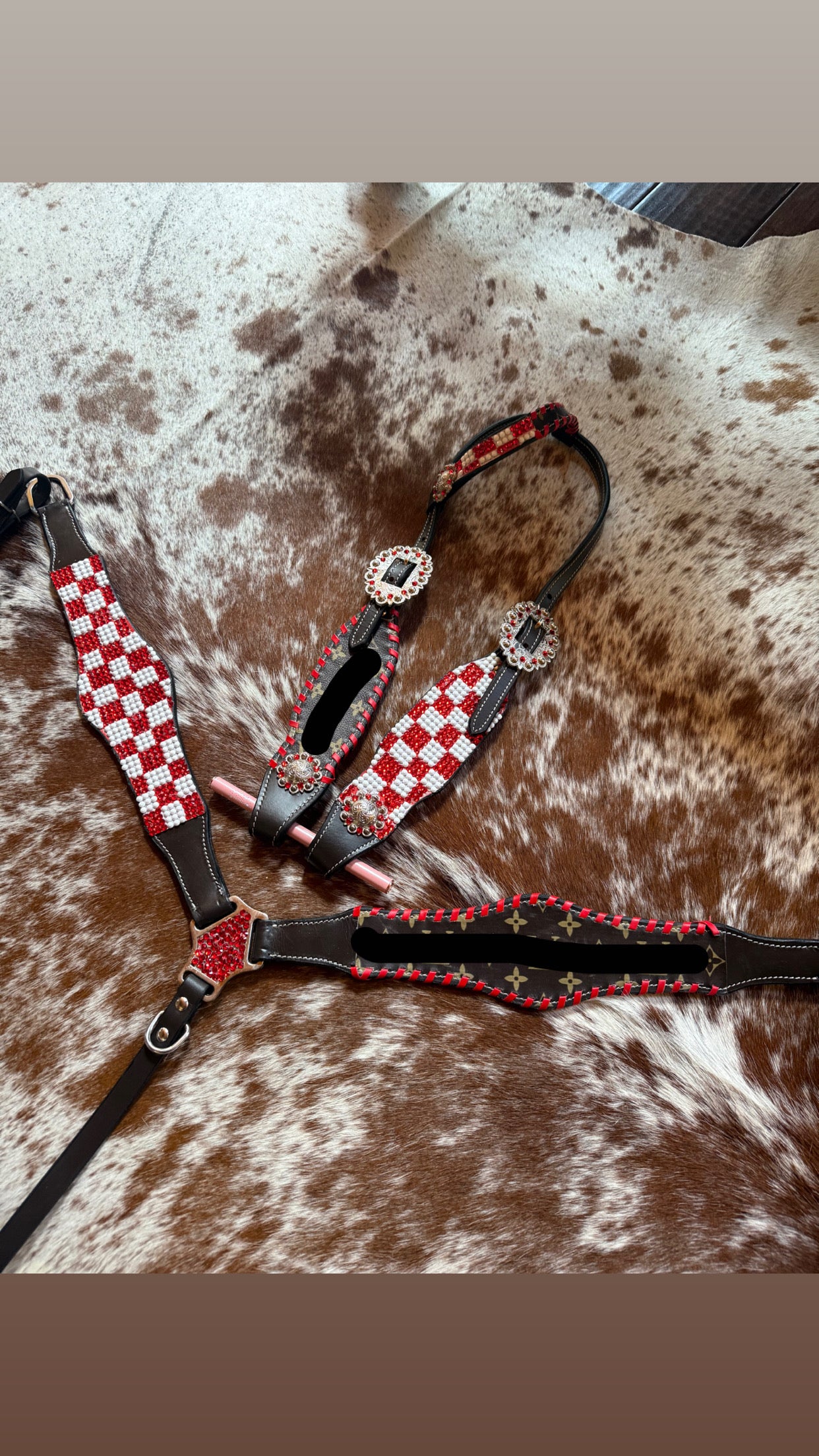 Red Checkered W/Designer Tack Set
