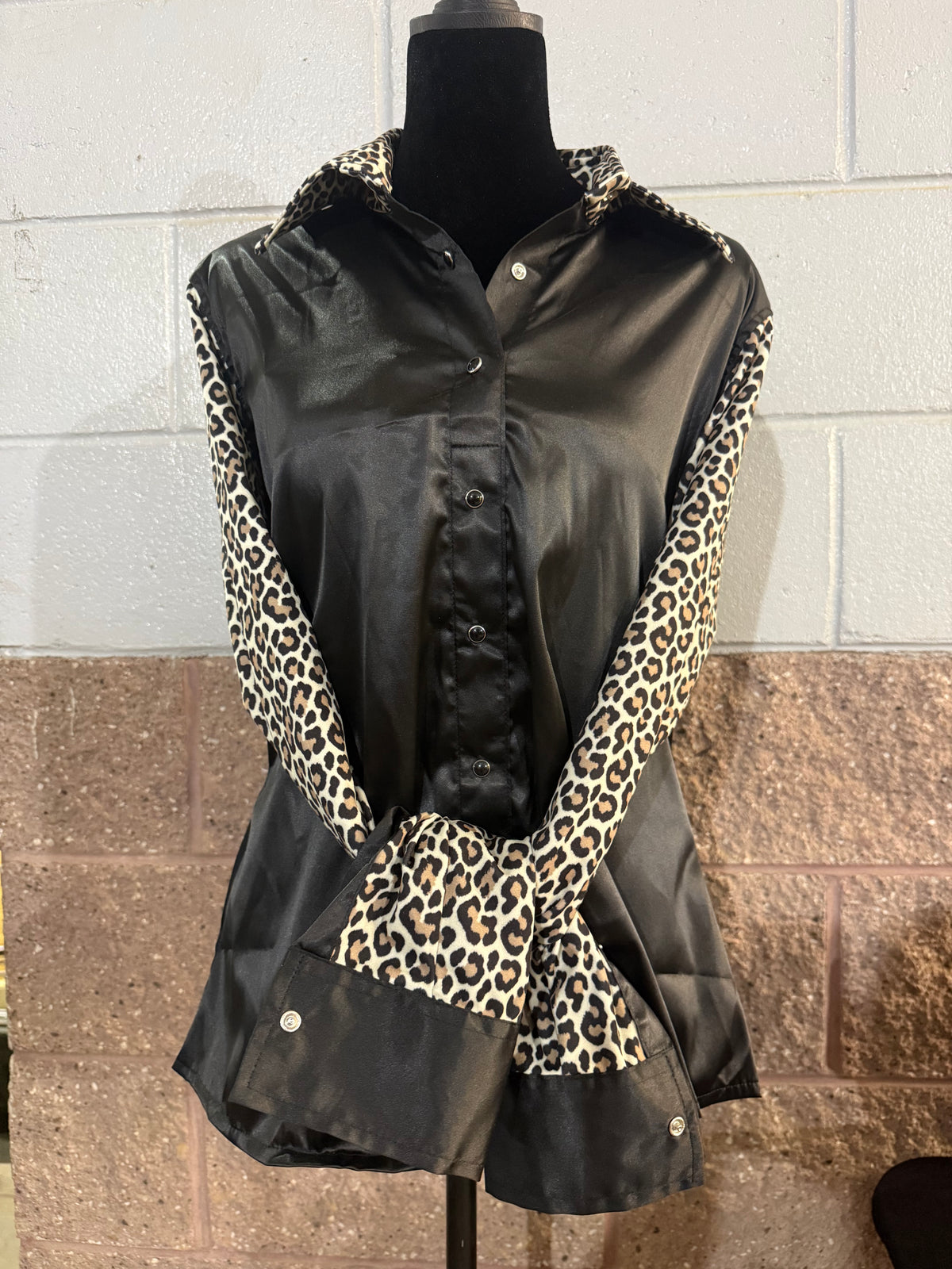 Buckin’ Bling™️ Black Leopard Rodeo Shirt