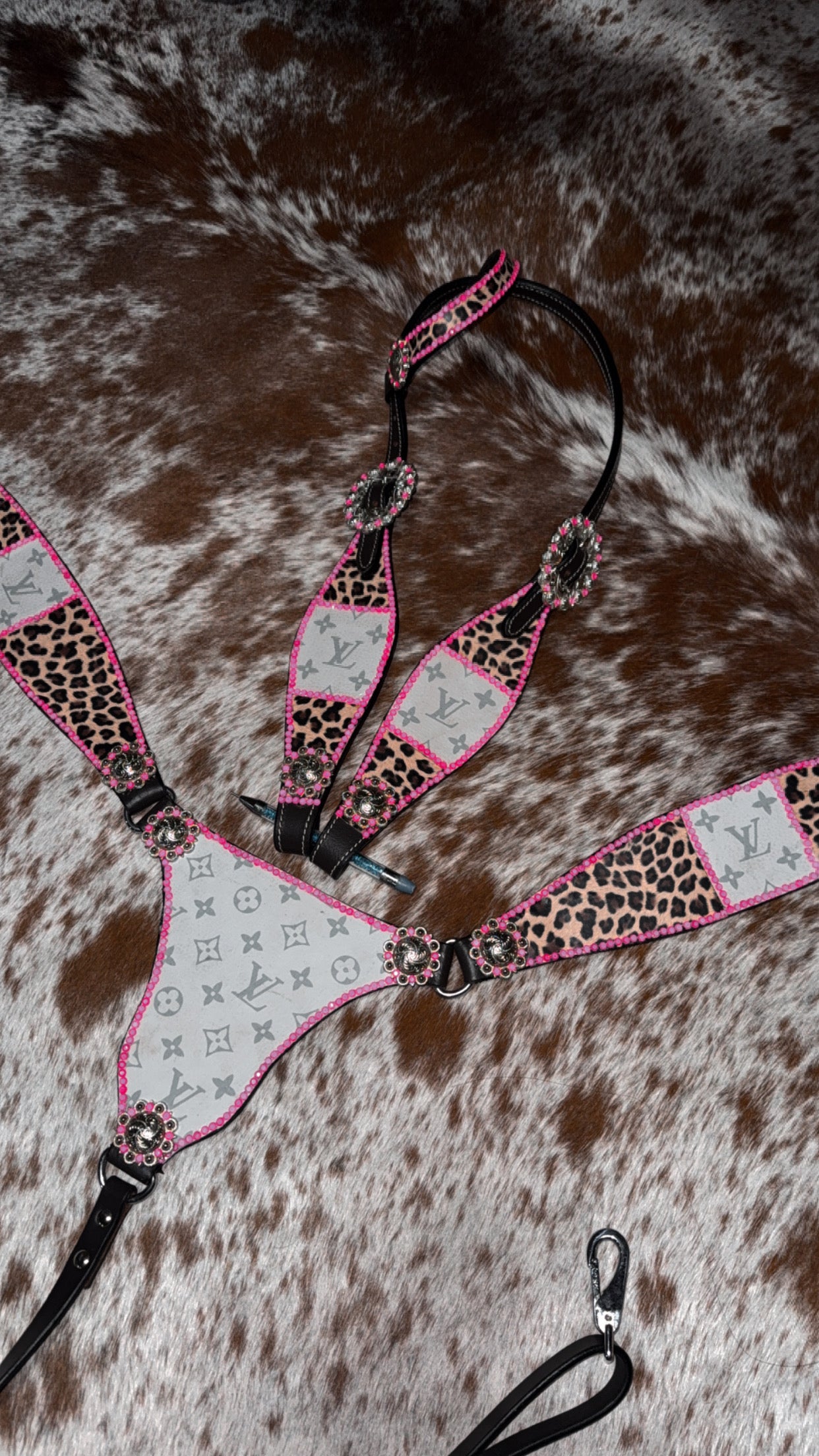 * PRE ORDER PINK DESIGNER CUSTOM TACK SET