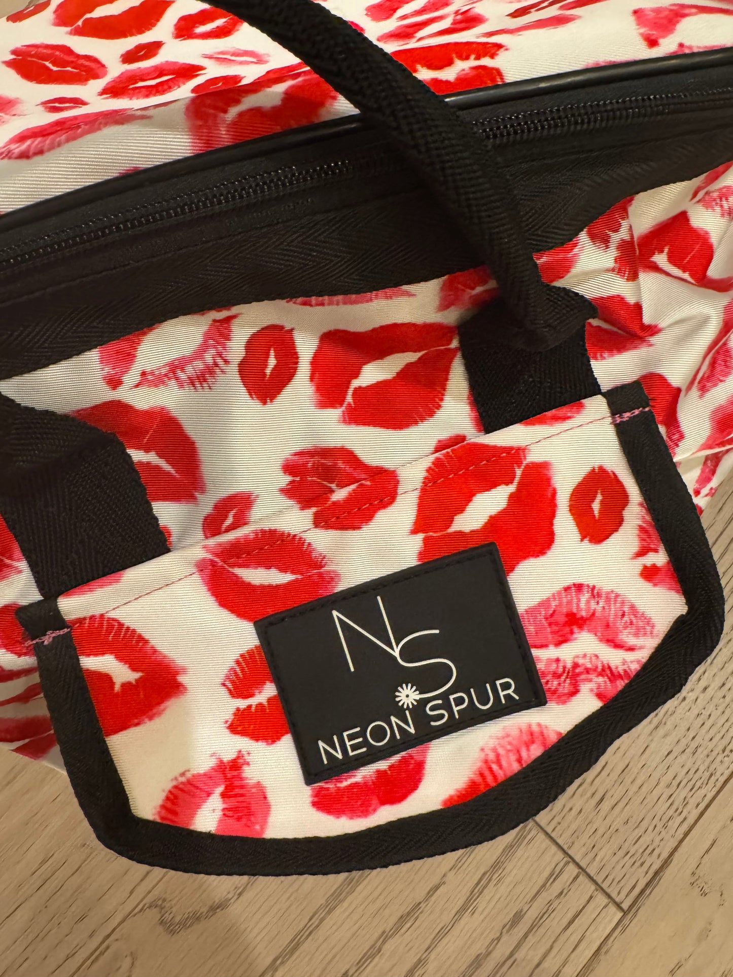 Smooch Deluxe Grooming Bag