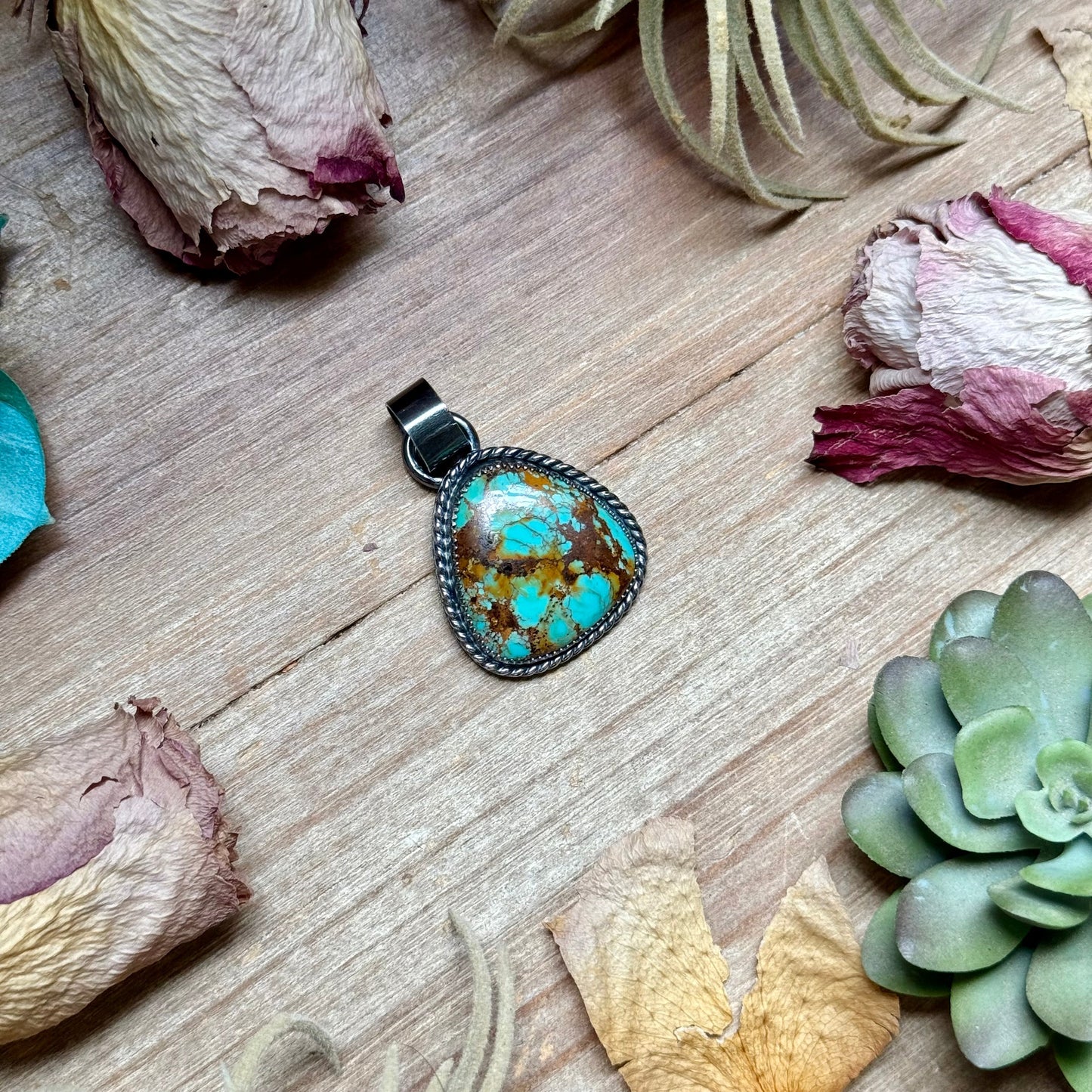 mj pendant