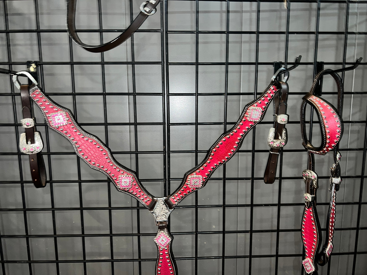 Hot Pink Tack Set