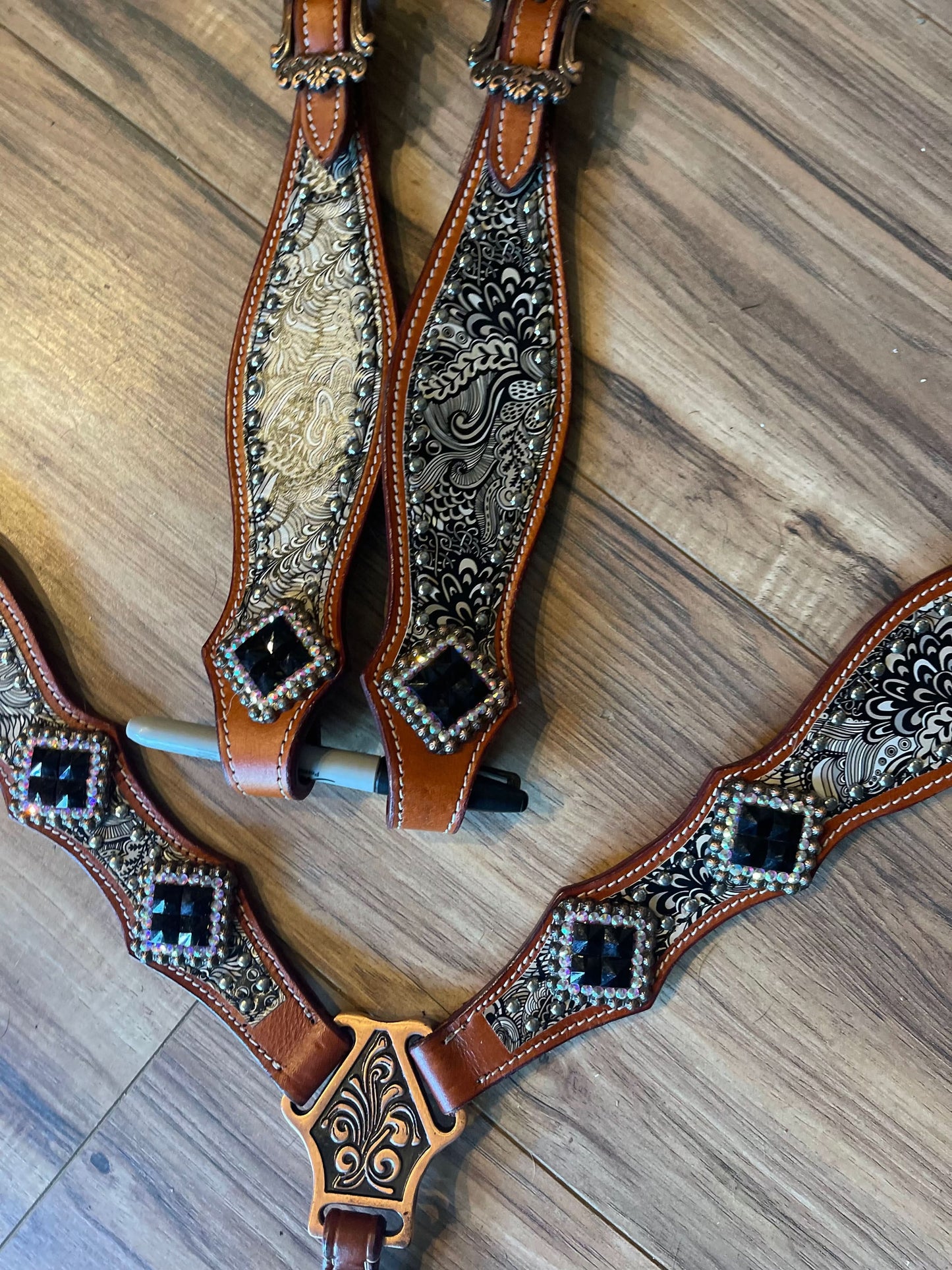 Made to Order Western Tack Set - Black & White Pattern (BHT042)